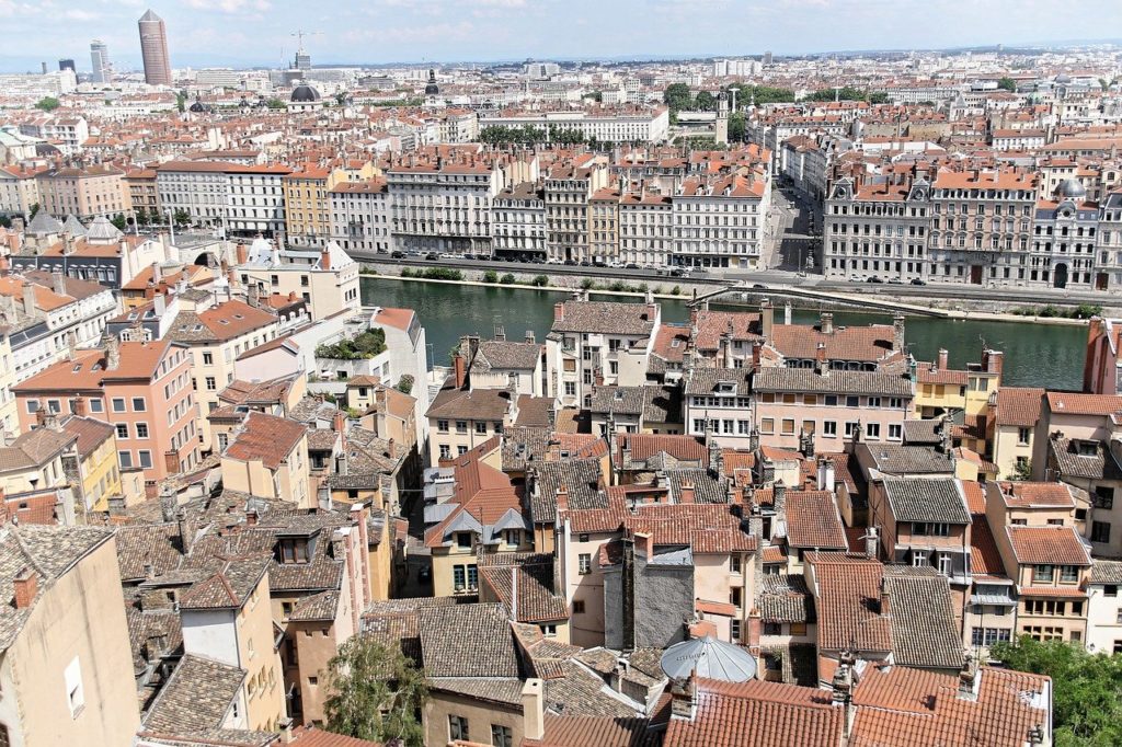 Choisir un bon investissement immobilier dépend avant tout de votre projet, selon que vous avez l'intention de vous constituer un patrimoine, d'acheter pour louer ou de percevoir des revenus complémentaires